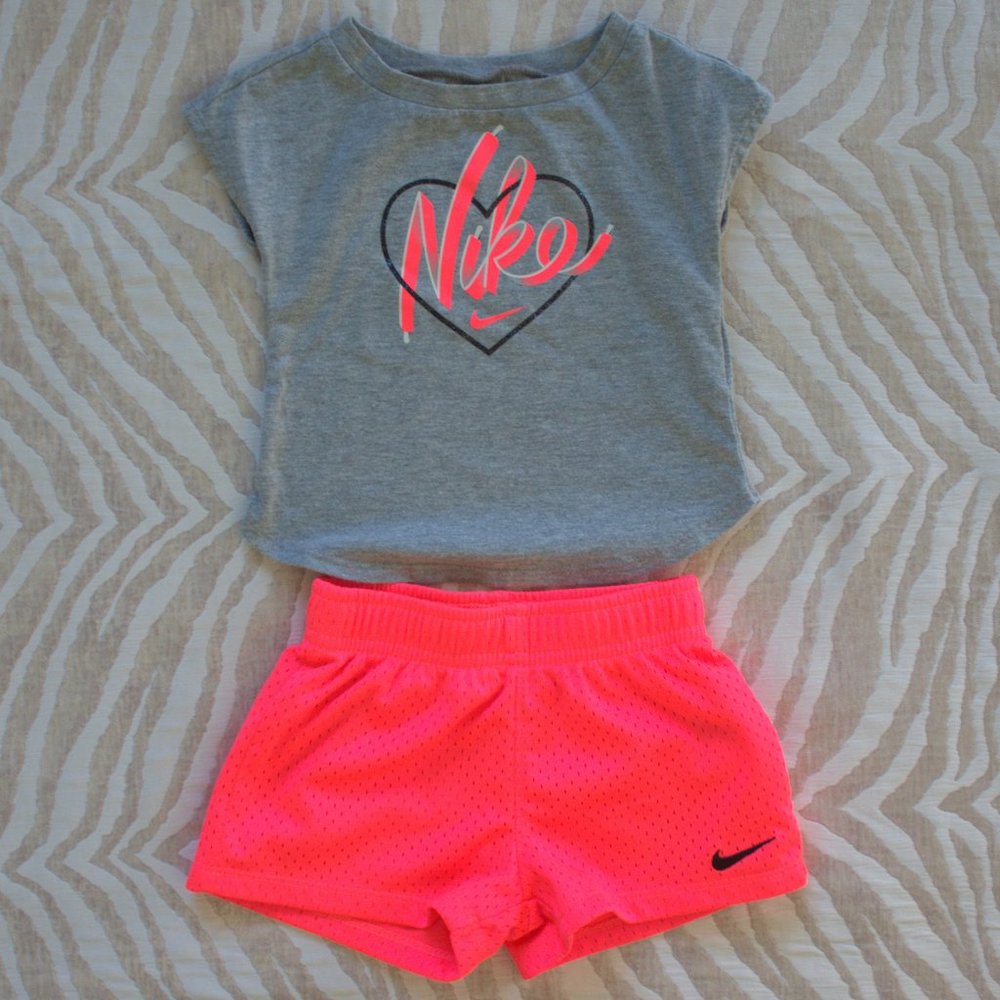 🚼 Nike Infant Girl's T-Shirt and Shorts Set Racer Pink